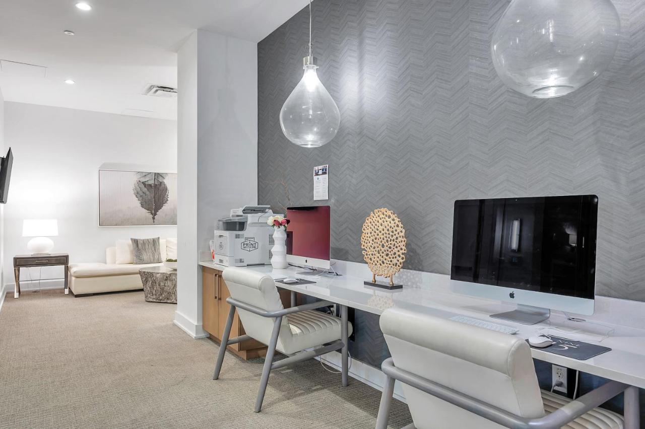Luxury 1 Bedroom With Den Downtown Tampa Apt - City Views, Rooftop Pool, Workspace Exterior photo