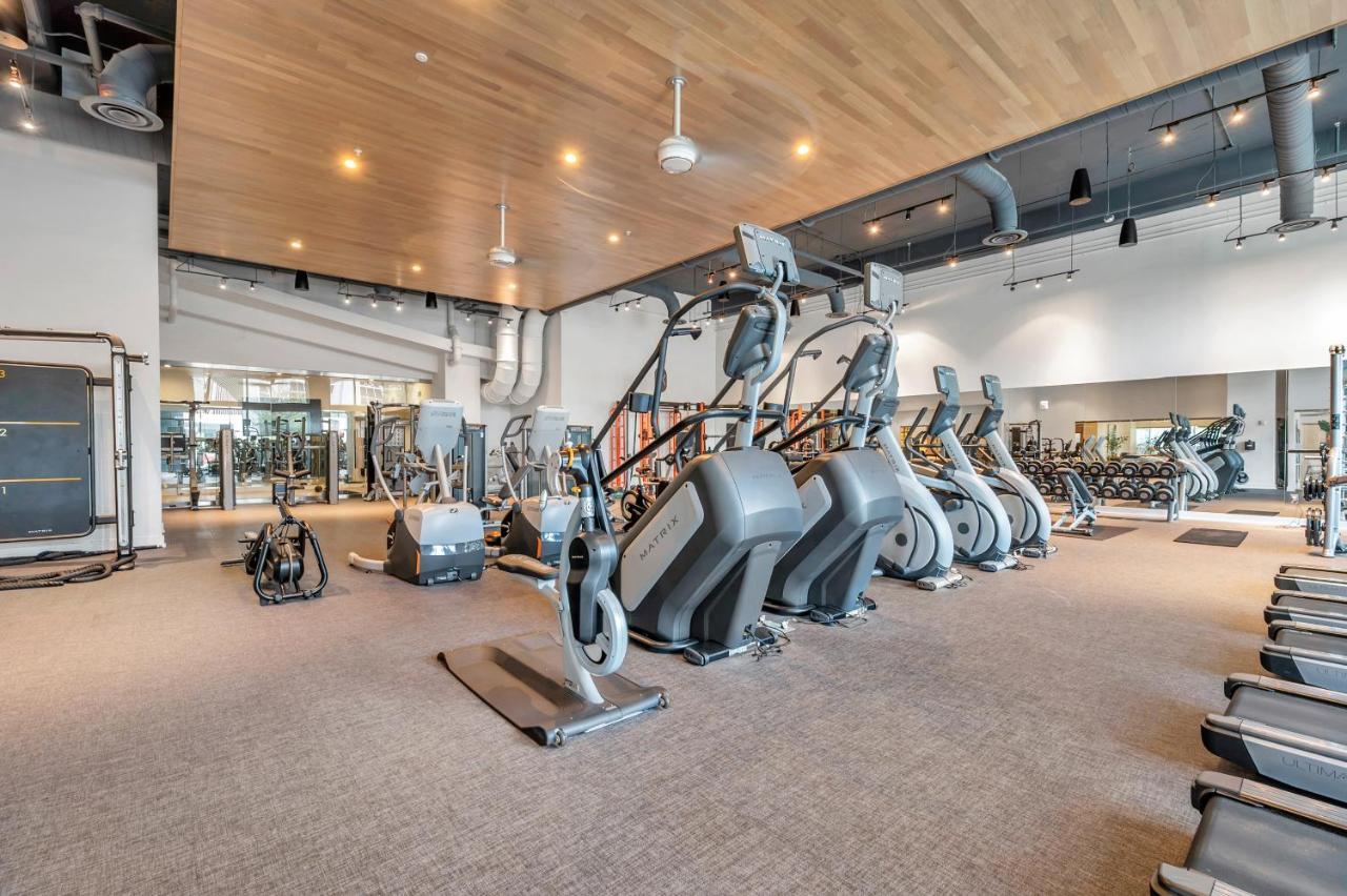 Luxury 1 Bedroom With Den Downtown Tampa Apt - City Views, Rooftop Pool, Workspace Exterior photo