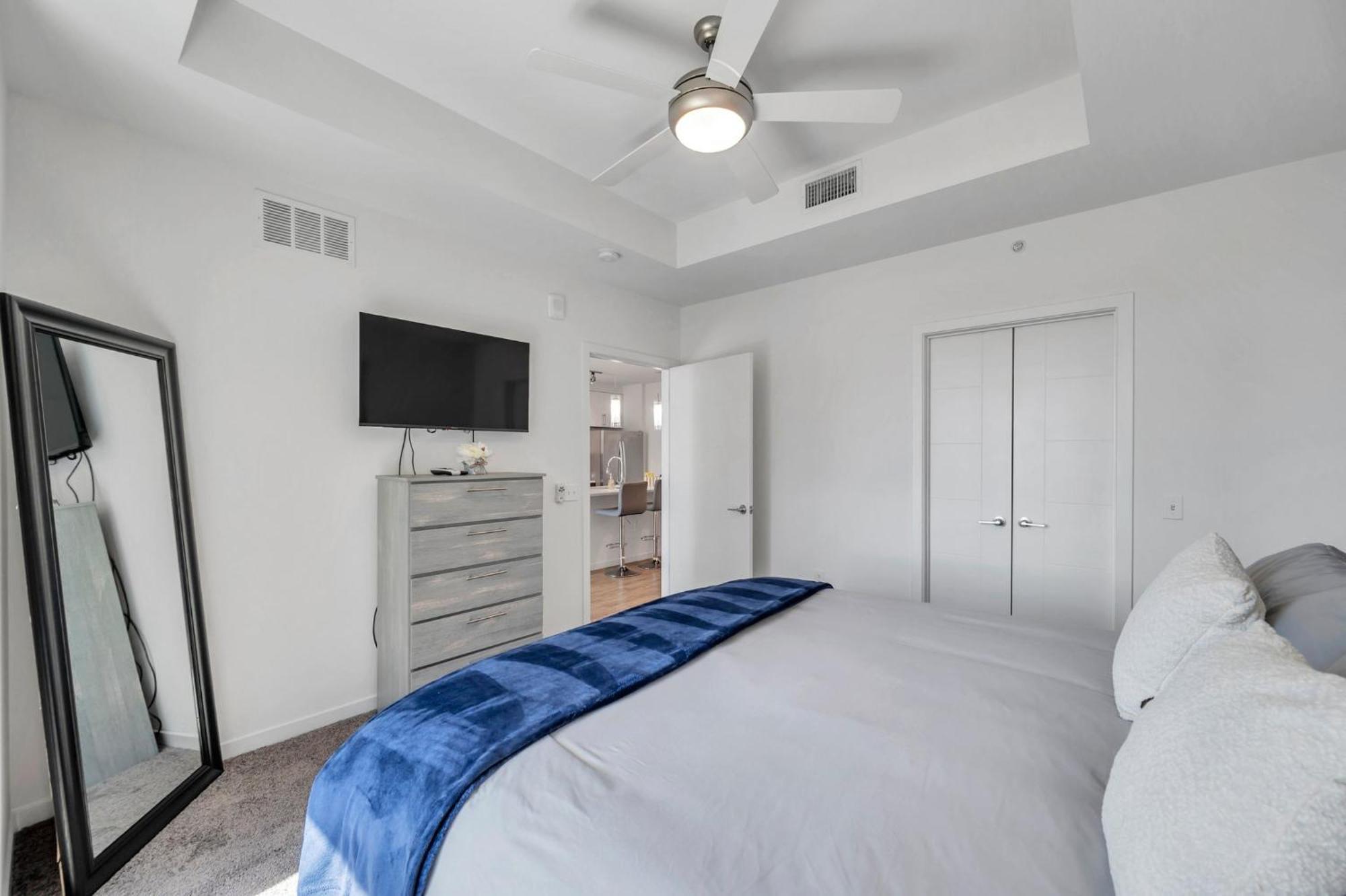 Luxury 1 Bedroom With Den Downtown Tampa Apt - City Views, Rooftop Pool, Workspace Exterior photo