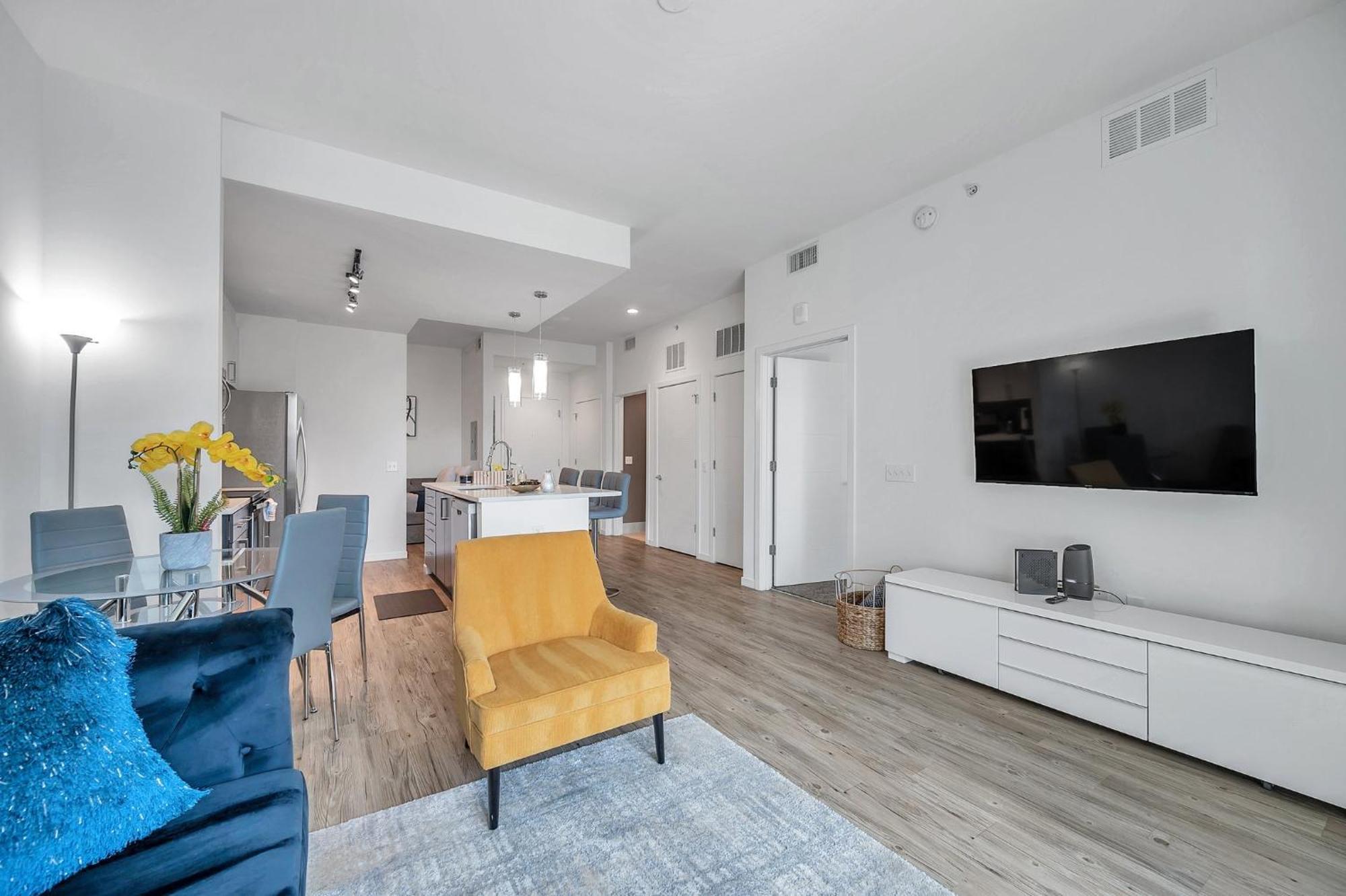 Luxury 1 Bedroom With Den Downtown Tampa Apt - City Views, Rooftop Pool, Workspace Exterior photo