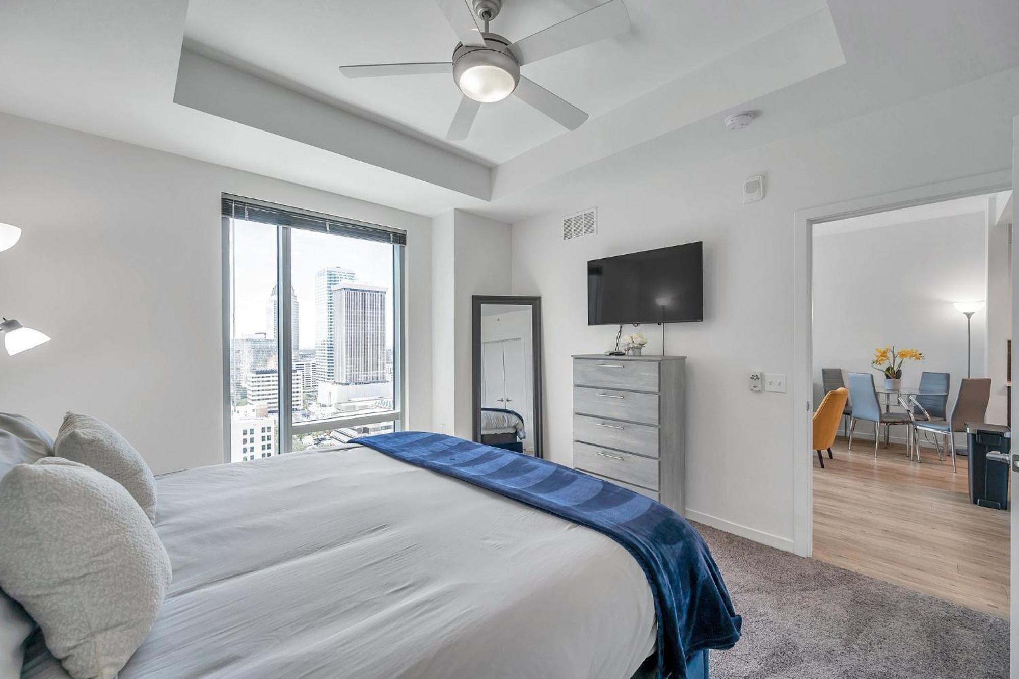 Luxury 1 Bedroom With Den Downtown Tampa Apt - City Views, Rooftop Pool, Workspace Exterior photo